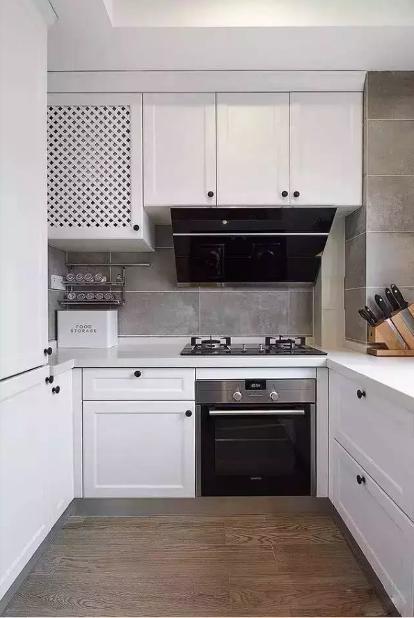 High-end overall cabinet door panel door panel Customized plastic-forming wardrobe door panel set for a European-style retro solid wood multi-laminate custom-made