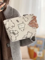 Бежевая маленькая сумка клатч, с медвежатами