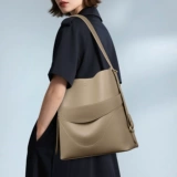 Кожаная сумка через плечо, вместительные и большые бретели, сумка на одно плечо, воловья кожа, из натуральной кожи