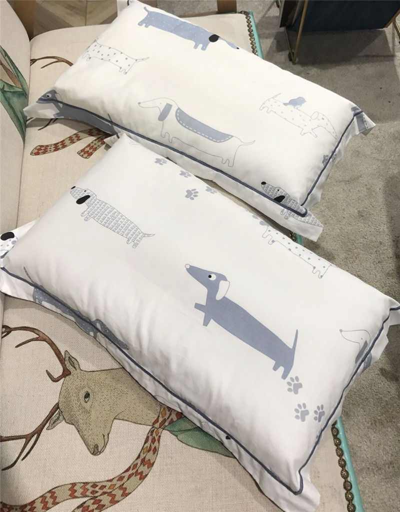 Bộ phim hoạt hình cotton gối trẻ em mẫu giáo gối đơn ở lại dễ thương gối con chó con 30x50cm 40x60cm gối hơi cao cấp