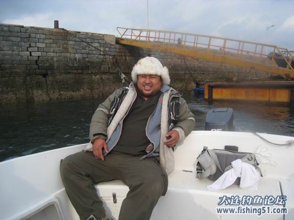 Dalian Hongxing fishing gear shop owner model edamame demonstration cold hat spot