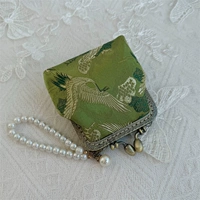 Розовый постер