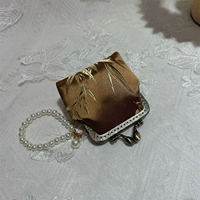 Maroon основан на картинке