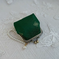 Зеленый ромб, на фото