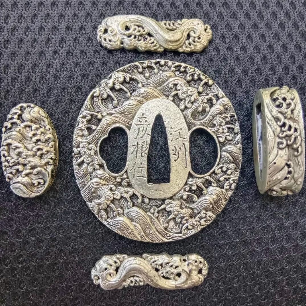 纯铜鎏金银雕刻的日式刀镡套装是如何制作的？有哪些特点？-剑架剑托