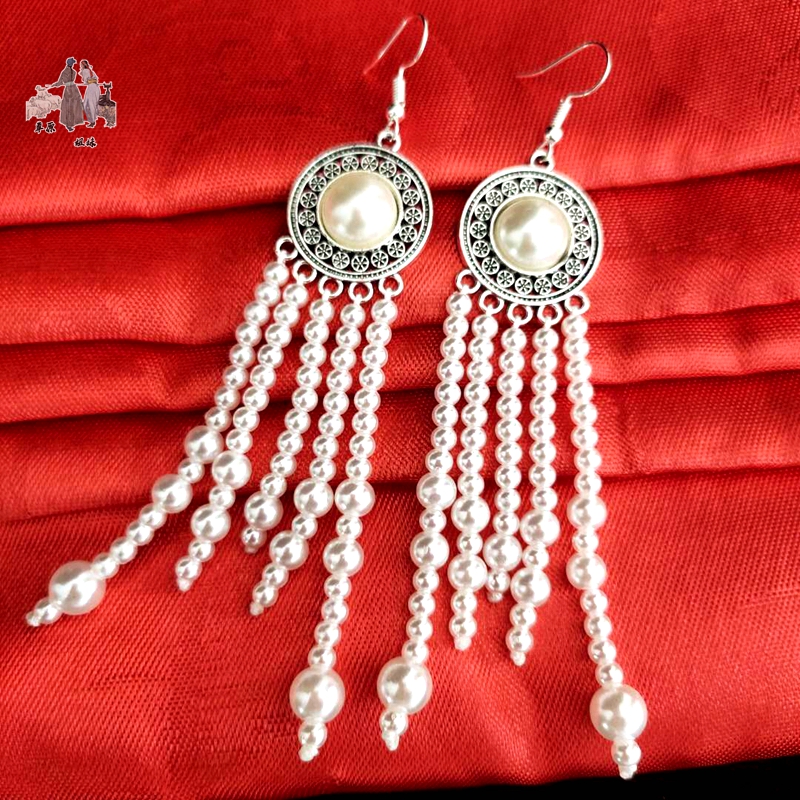 Mongolian Elements Ethnic Wind Female Style Short Irregular Earrings White Imitation Pearl Earrings Daily Performance Ornament