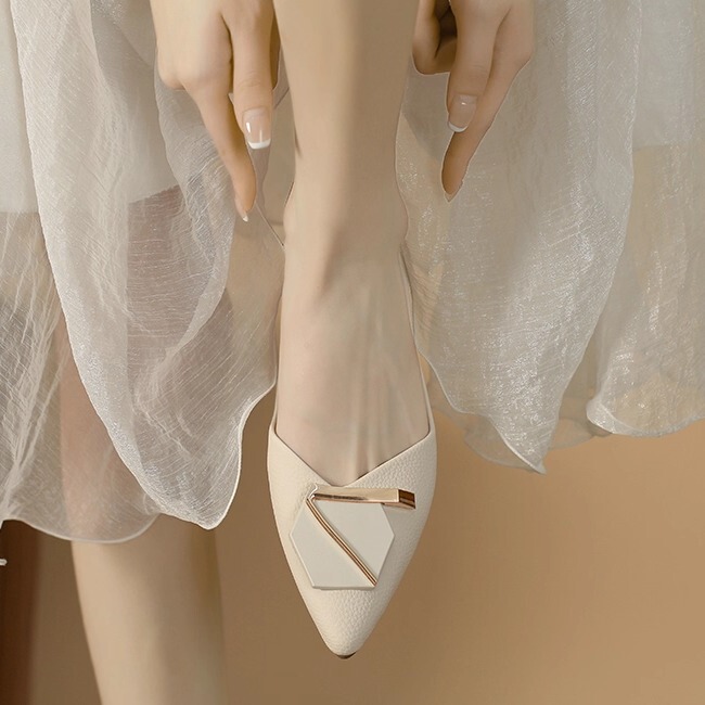 Flat Shoes for Women, Summer 2026 New Style, Evening Shoes with Buckle, Fashionable Pointed Toe, Soft Sole, Comfortable Shallow Mouth Loafers