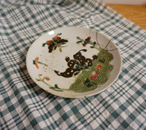 Qing Dynasty pastel with curium nail butterfly porcelain plate tea plate porcelain color butterfly