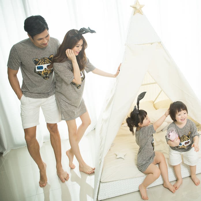 2022 new Korean version Summer family of three-mouthed children with beach short sleeves T-shirt seaside holiday large size female dress