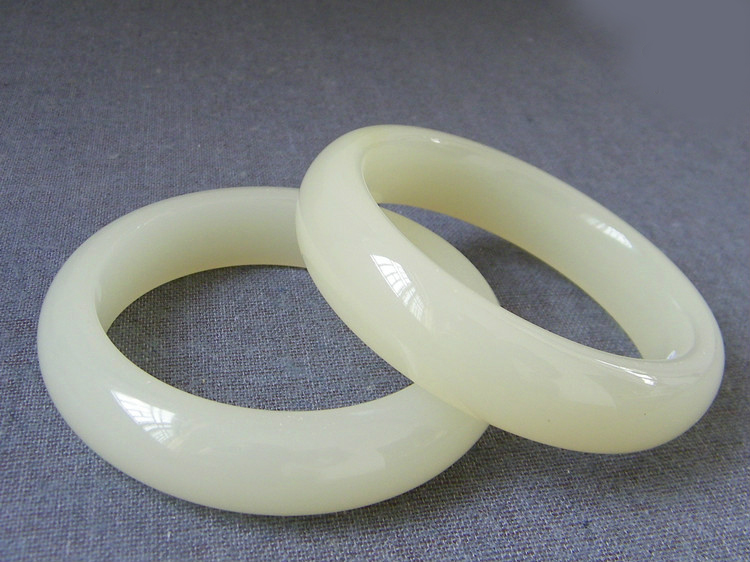 Ưu đãi đặc biệt vòng đeo tay ngọc bích Tân Cương Thanh Bạch Bộ phận trẻ em topaz vòng đeo tay ngọc bích Kunlun vòng tay cô gái có giấy chứng nhận - Vòng đeo tay Cuff các mẫu vòng đeo tay bằng vàng 18k
