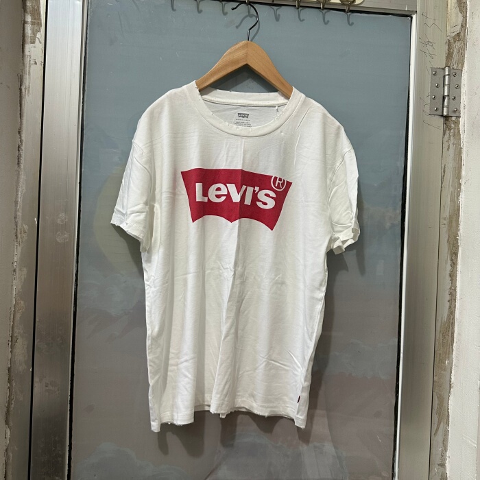 Levi's Women's White Logo Printed Short-Sleeved T-Shirt Pure Cotton Minimalist Style Levi's Women's White Logo Printed Short-Sleeved T-Shirt Pure Cotton Minimalist Style