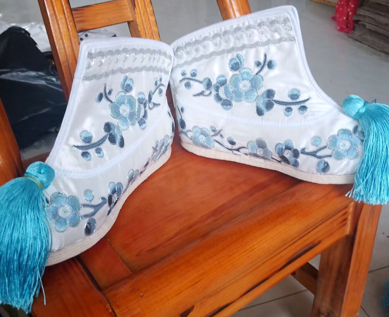 Fast Boots Ancient Costume Opera Embroidered Shoes Wudeng Color Shoes Yue Opera Peking Opera Embroidered Shoes Flat Bottom Low Bunch