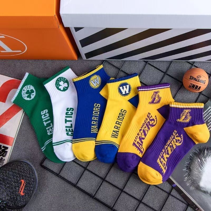 Basketball Sports Socks, Short Socks, Youth Playing Socks, Sweat-Absorbent and Breathable Short Socks, Student Cotton Socks, Fashionable and Trendy Socks Basketball Sports Socks, Short Socks, Youth Playing Socks, Sweat-Absorbent and Breathable Short Socks, Student Cotton Socks, Fashionable and Trendy Socks