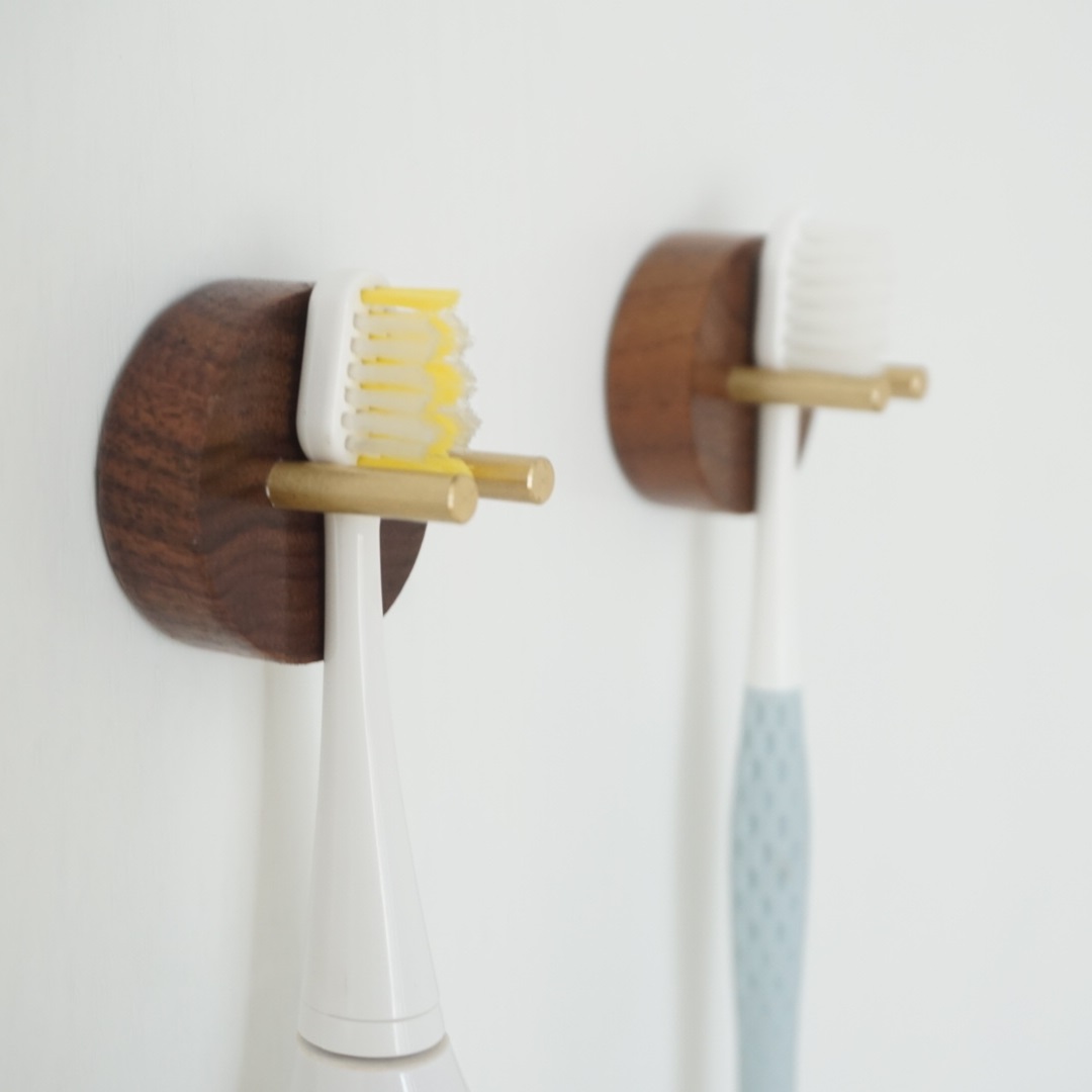 Solid Wood brass toothbrush grade punch-free electric toothbrush storage bracket cosmetic room nail-free wooden storage rack