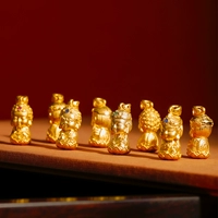 Версия подвески из чистого золота 999 весит около 12 граммов, больше будет изыматься, а меньше — пополняться (обратите внимание на святого покровителя на фотографии)