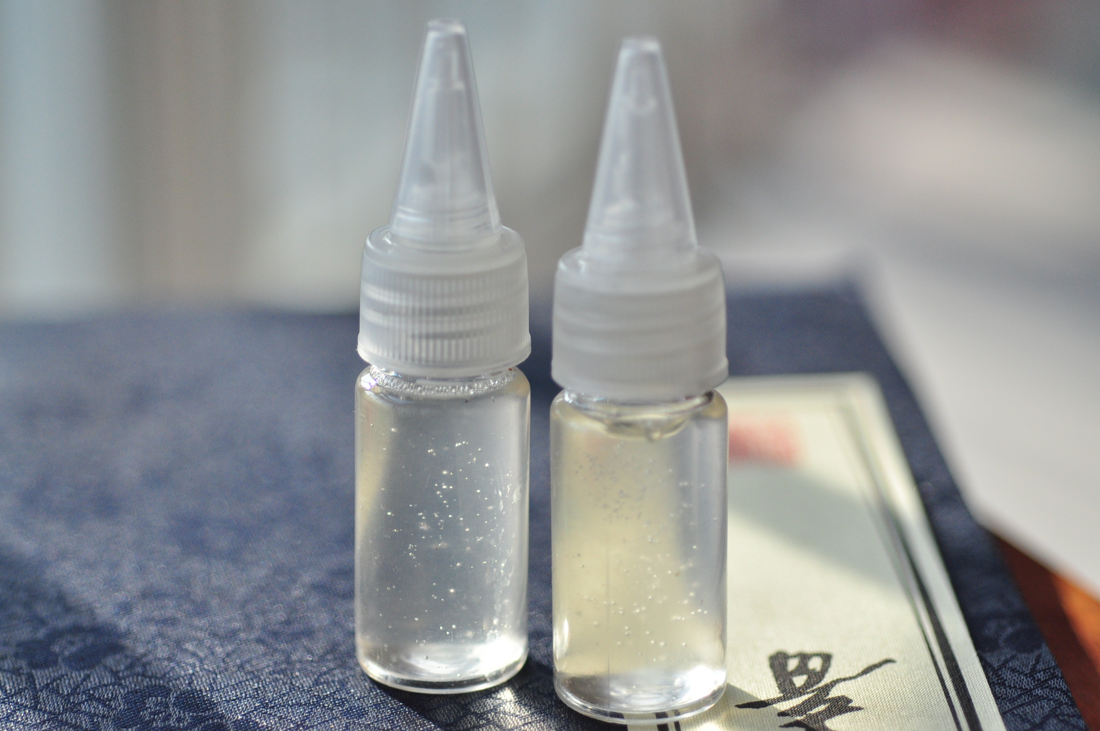 (Rhythm And Guqin Research Society) Guqin Silk Strings With String Glue White Bletilla Striata Fish Belly Rubber Silk String Hair Detangles Conserve