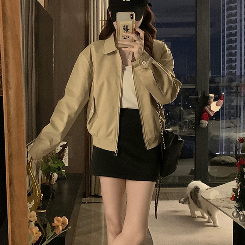 Khaki High-End Lapel Short Jacket for Women, Early Autumn Loose Workwear Jacket, Slim-Fit Vintage Top for Petite Figures