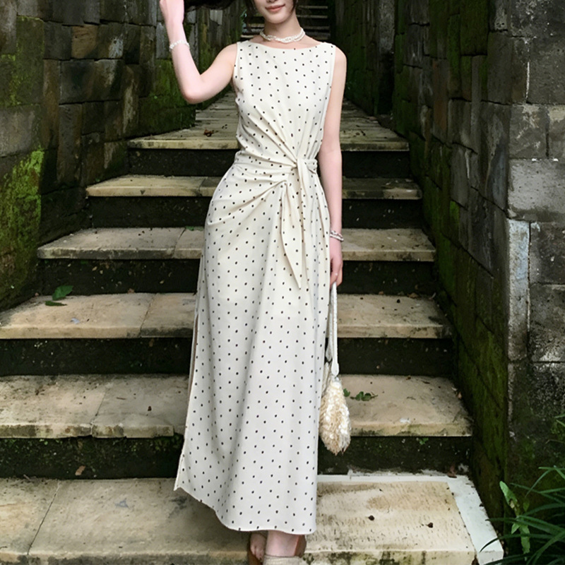 Sleeveless Waist-Cinching Polka-Dot Vest Dress for Women, New Summer Style, High-End, Elegant, Waist-Cinching, Tie-Up Long Skirt