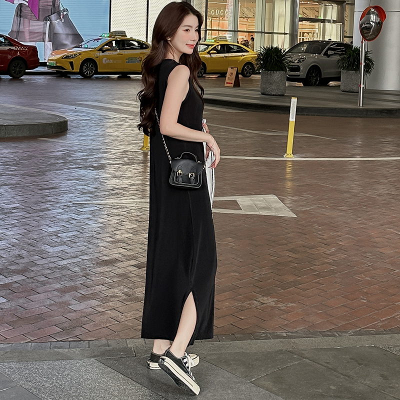 Black Elegant Sleeveless Vest Dress for Women, New Spring and Summer Style, Loose Fit, Tummy-Covering, Slimming, Long Inner Dress Black Elegant Sleeveless Vest Dress for Women, New Spring and Summer Style, Loose Fit, Tummy-Covering, Slimming, Long Inner Dress