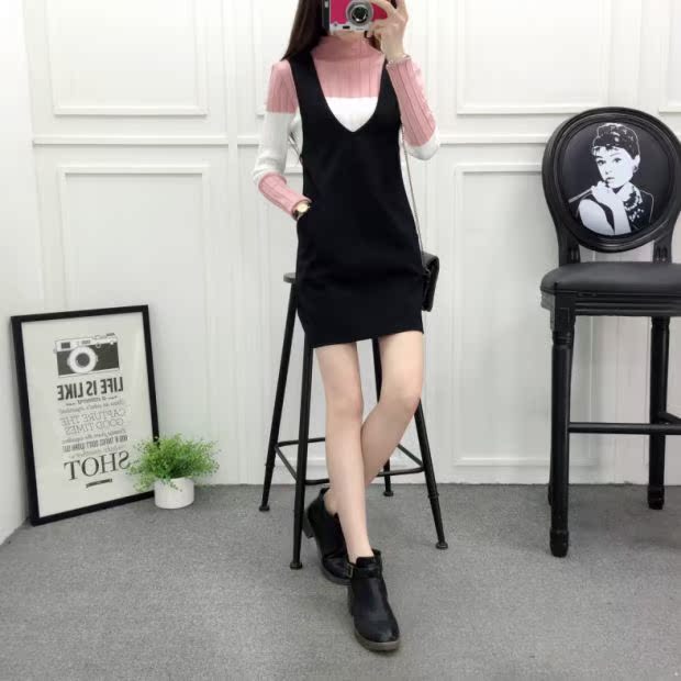 Váy vest mùa xuân Hàn Quốc và mùa thu Slim V-cổ vest váy retro chạm đáy Một chiếc váy quai chữ đầm xòe trung niên
