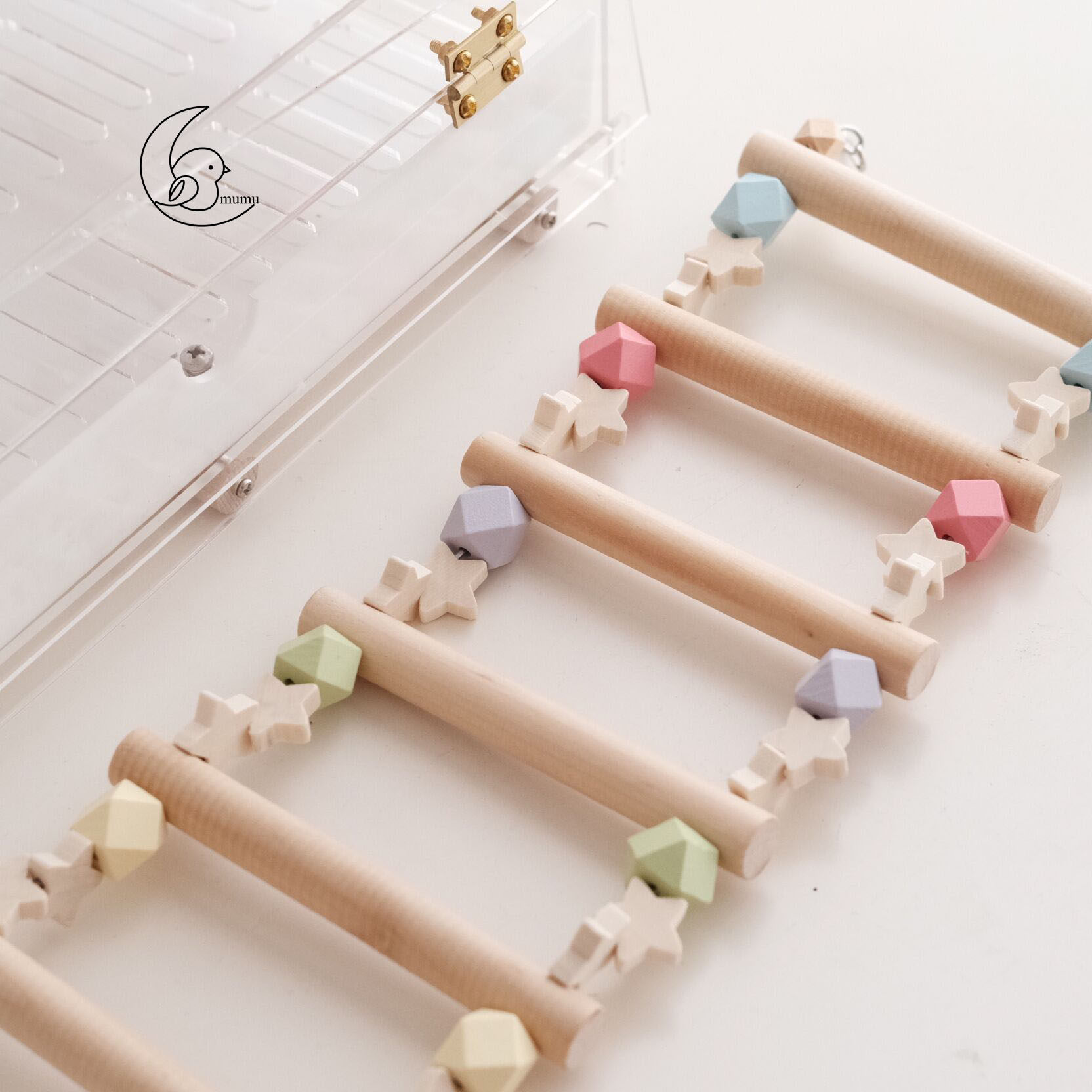 Parrot climbs staircase of parrot log climb ladder clouds tiger skin tiger claw station rod hamster climb ladder