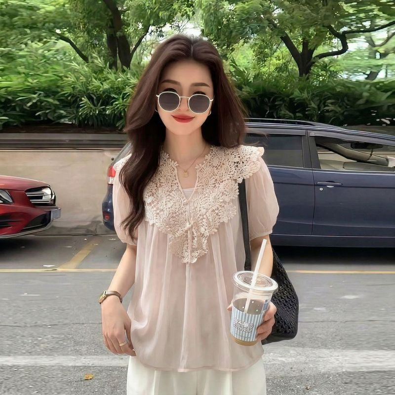 Pink Lace-Trimmed Short-Sleeve Chiffon Blouse for Women, 2026 New Summer Style, Plus-Size, Very Beautiful and Fairy-Like Top