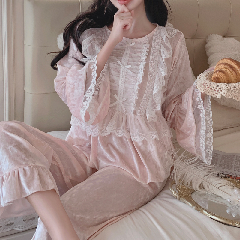 High-End Velvet French Palace-Style Pajamas for Women in Autumn and Winter with Lace Trim, Pure Lust Style Suit, Home Wear High-End Velvet French Palace-Style Pajamas for Women in Autumn and Winter with Lace Trim, Pure Lust Style Suit, Home Wear