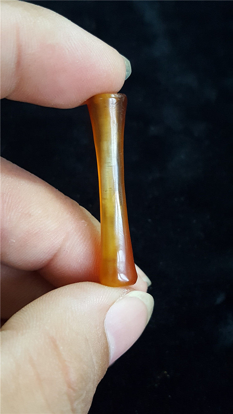 Liao Dynasty old agate bamboo pipe beads 35 7 packs of old bags true light gas good shape rare transparent ancient beads old beads