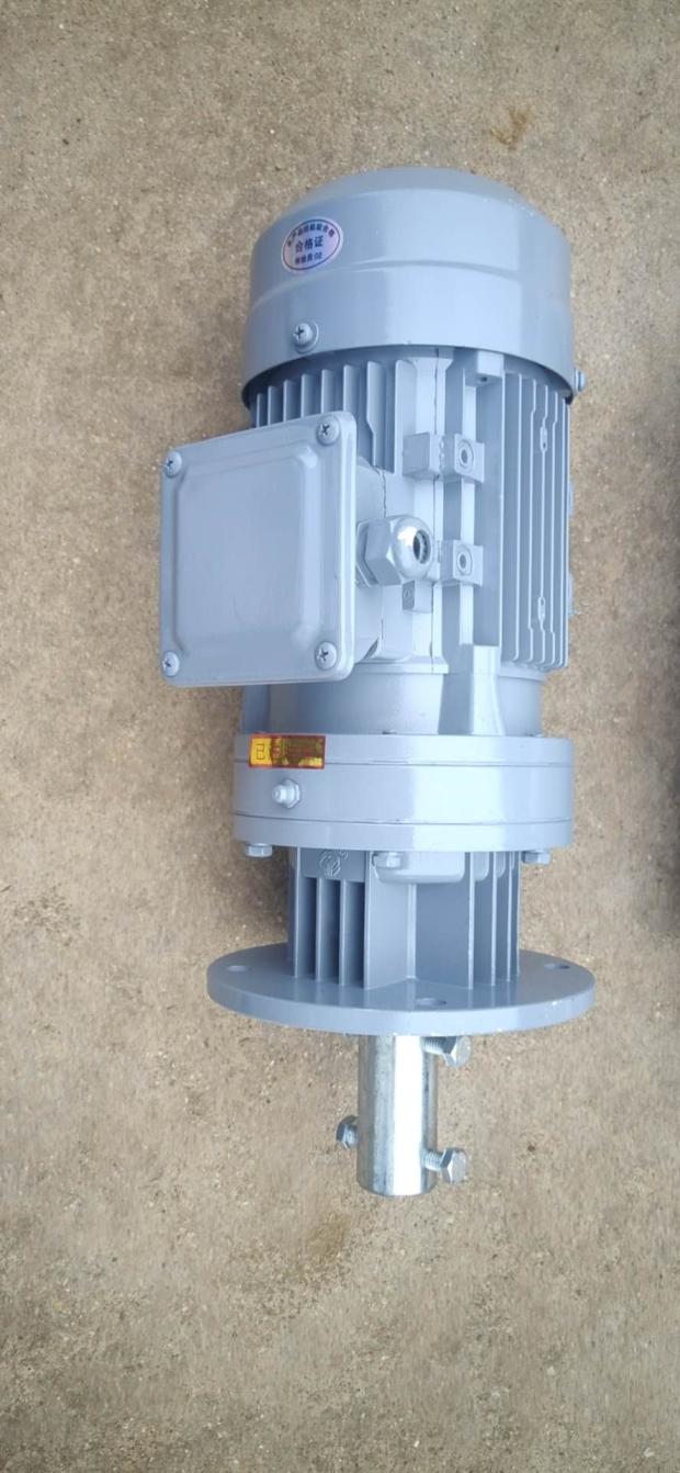 立式1.1kw摆线减速机 摆线针轮1100W减速搅拌电机三相380V 直销价