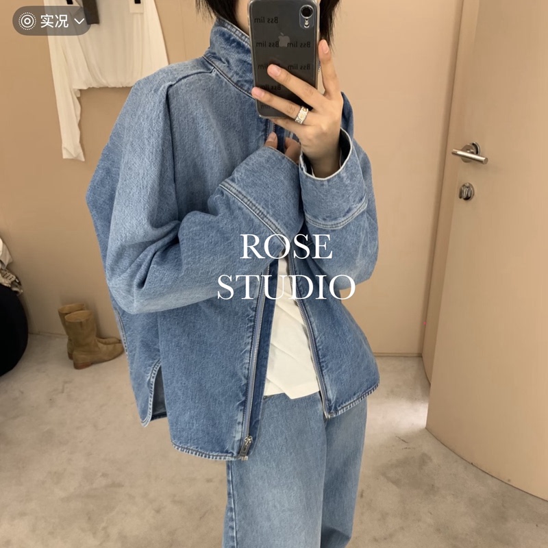 26Ss Tailored with a Bold Design! Distressed Washed Blue Stand-Up Collar Zip-Up Loose Fit Pleated Denim Workwear Jacket