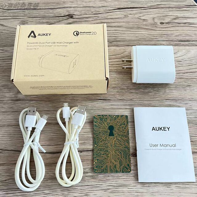 Aukey Desktop Wall Charger Dual Port 36W Qc2.0 Fast Charging Adapter Compatible with Apple iPad Phones and Tablets