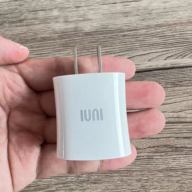 Iuni Brand USB Charging Head, Portable Flat Travel Charger, Direct Plug-In Mini Head Suitable for Apple and Samsung