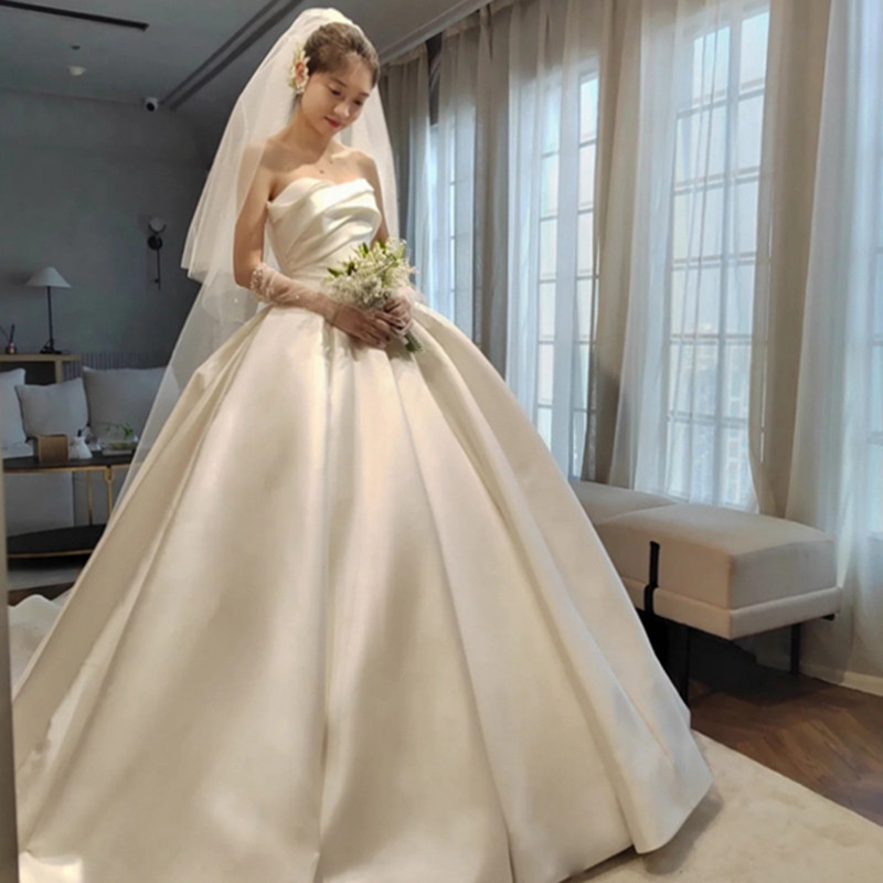 Satin - smeared wedding dress 2022 new bride dress small master yarn high texture drag the summer luxury