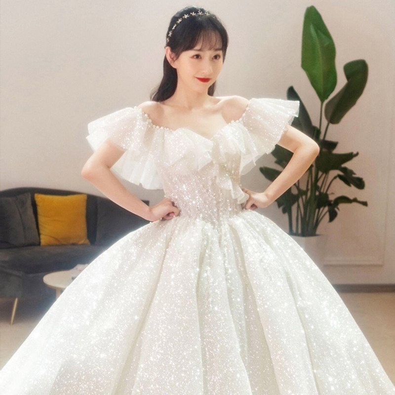 One-shoulder French light wedding dress bride 2022 new princess court style winter heavy industry large size trailing high-end sense