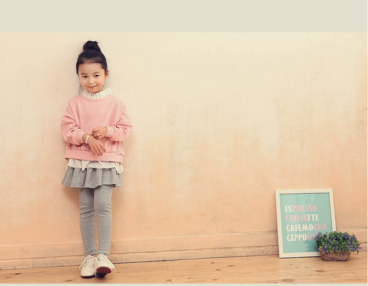 Bộ đồ mùa thu đông 2018 cho bé gái Hàn Quốc thời trang trẻ em mới toanh cộng với quần nhung dày áo len hai dây