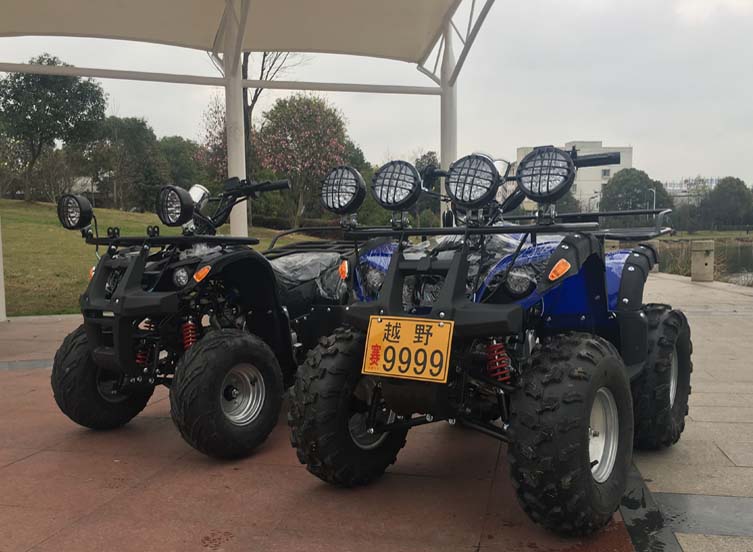 Lớn và nhỏ bò ATV bốn bánh off-road xe máy xăng điện leo núi người lớn xe máy 250 trục truyền