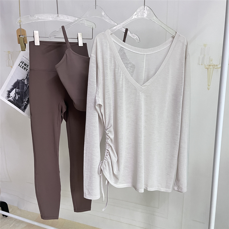 Chocolate-Colored Sports Suit with a V-Neck, Slimming, Hip-Covering Yoga Wear, Fitness Wear, Pilates Breathable, Naked-Feel, High-Elasticity