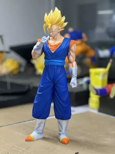 49 модель смолы GK Model K Club 1/6 Вегета ест много наград