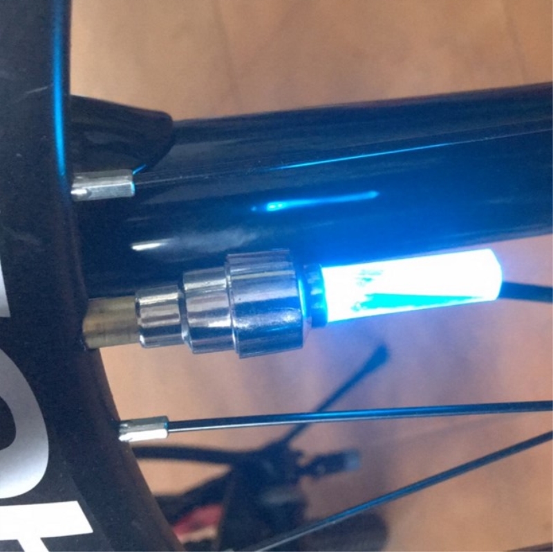 Locomotive Tire Lights Seven Color Retrofit Bike Color Lights Night Riding valve Core lamp Gas Mouth Lamp