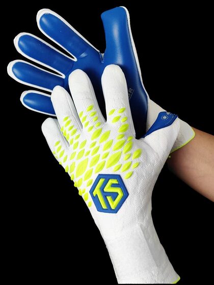 Trobr 2026 New Dragon Scale Series Natural Latex Interseam Professional Goalkeeper Gloves for Adults and Kidsren