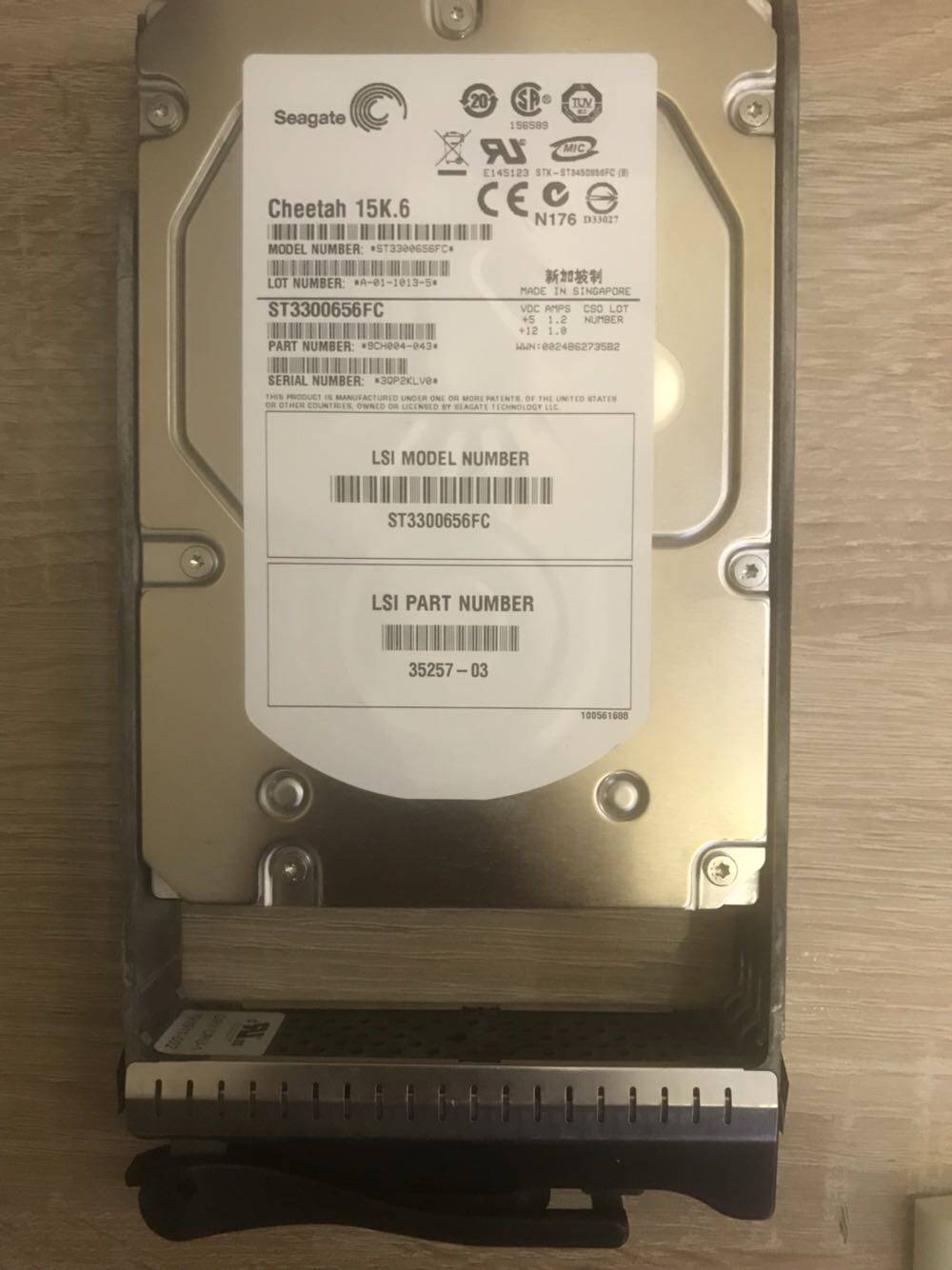 LSI ENGENIO ST3300656FC 35257-03 300G 15K5 16M FC Optical Fiber Hard disc