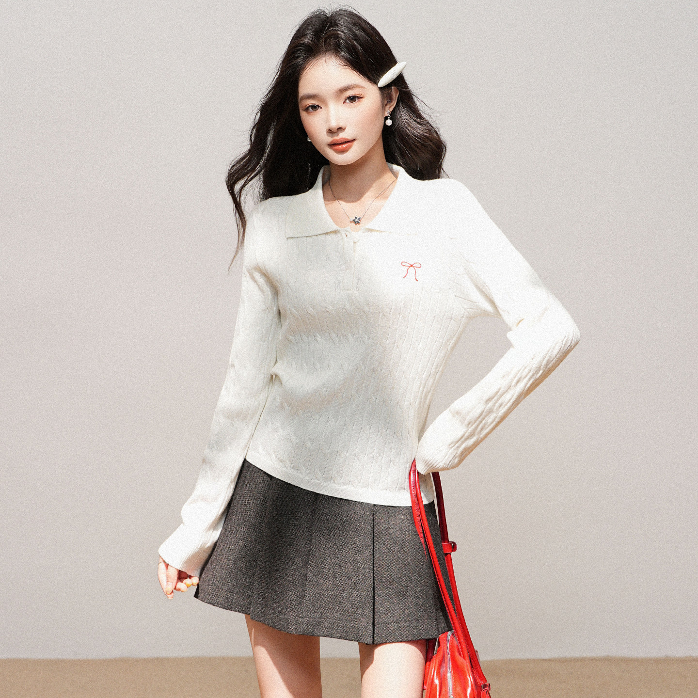 Гигантская красивая белая внутренняя трикотажная нижняя рубашка с длинными рукавами, женский приталенный осенне-зимний свитер-поло с отворотом