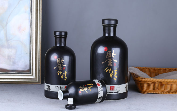 Jingdezhen ceramic bottle 1 catty three catties 5 jins of creative household hip empty wine bottle seal jars wine