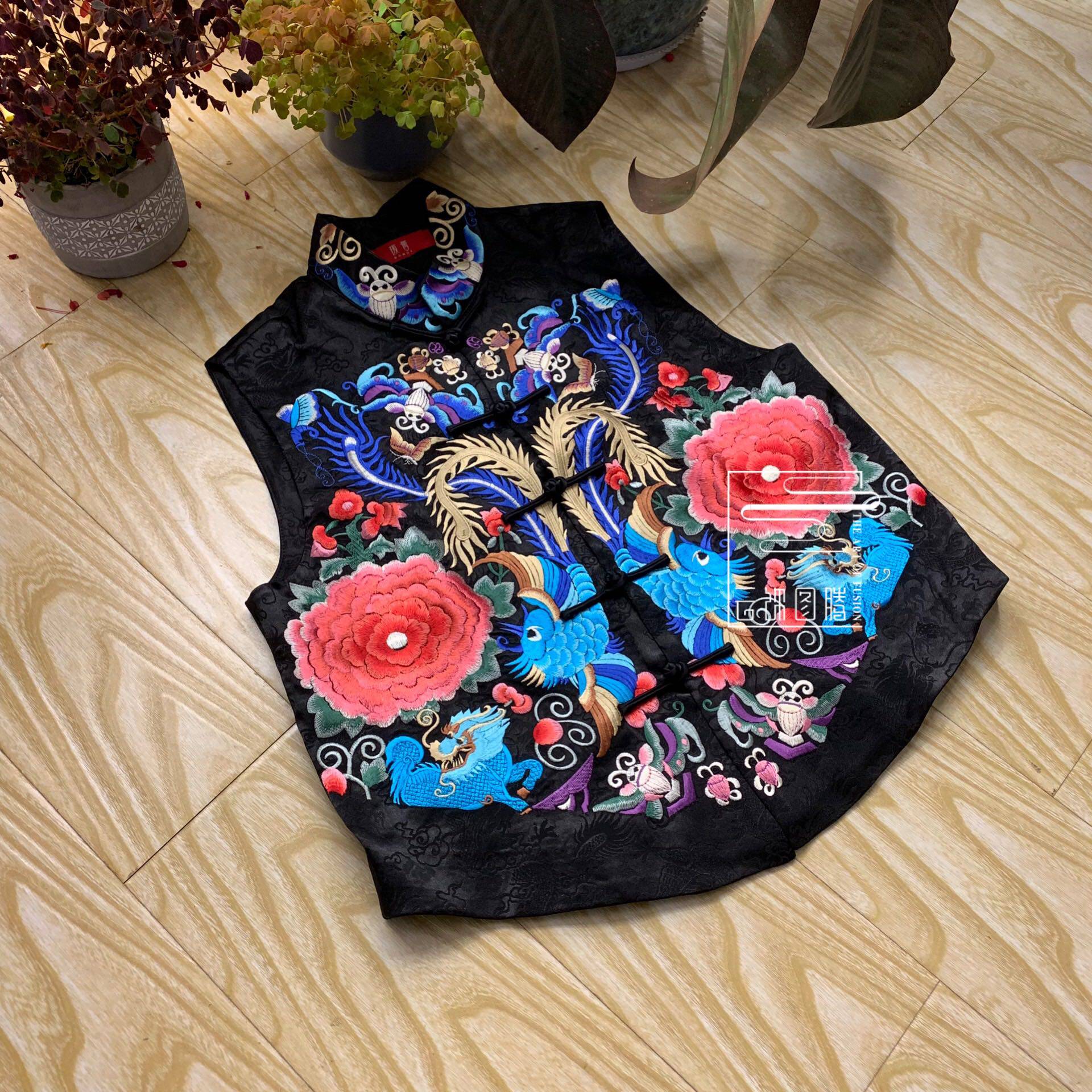 Cloud decoration totem original design women's horse clip ethnic style embroidery double Phoenix Peony satin Chinese stand-up collar vest