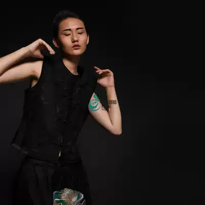 Cloud decoration totem original design women's horse clip ethnic style old satin Xiangyun edging wild horse clip vest top