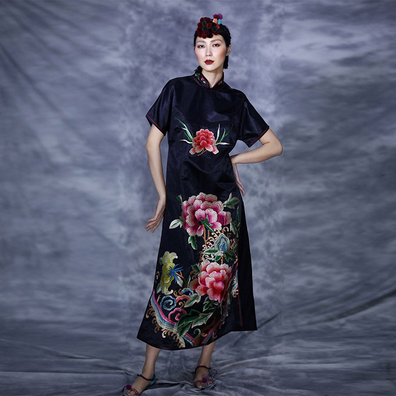 Cloud decoration totem original design women's robe Ethnic style Silk satin Chinese Peony short-sleeved robe dress