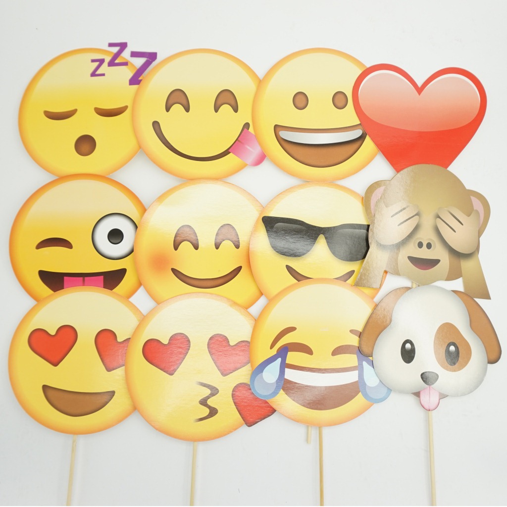 12 sets of smiling face expressions photo props QQ emoticons Birthday Party Party Ideas for Strange Expression Filming