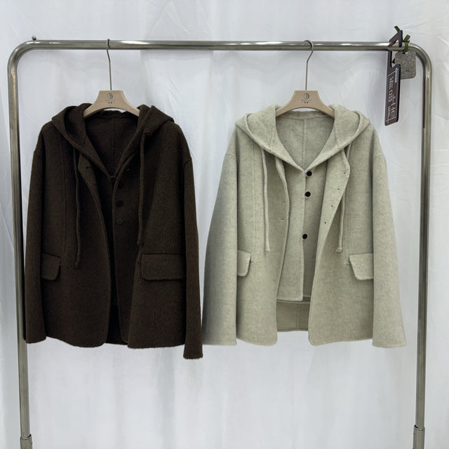 2025 new autumn and winter Korean style college style hooded vest two-piece cashmere coat short wool coat for women