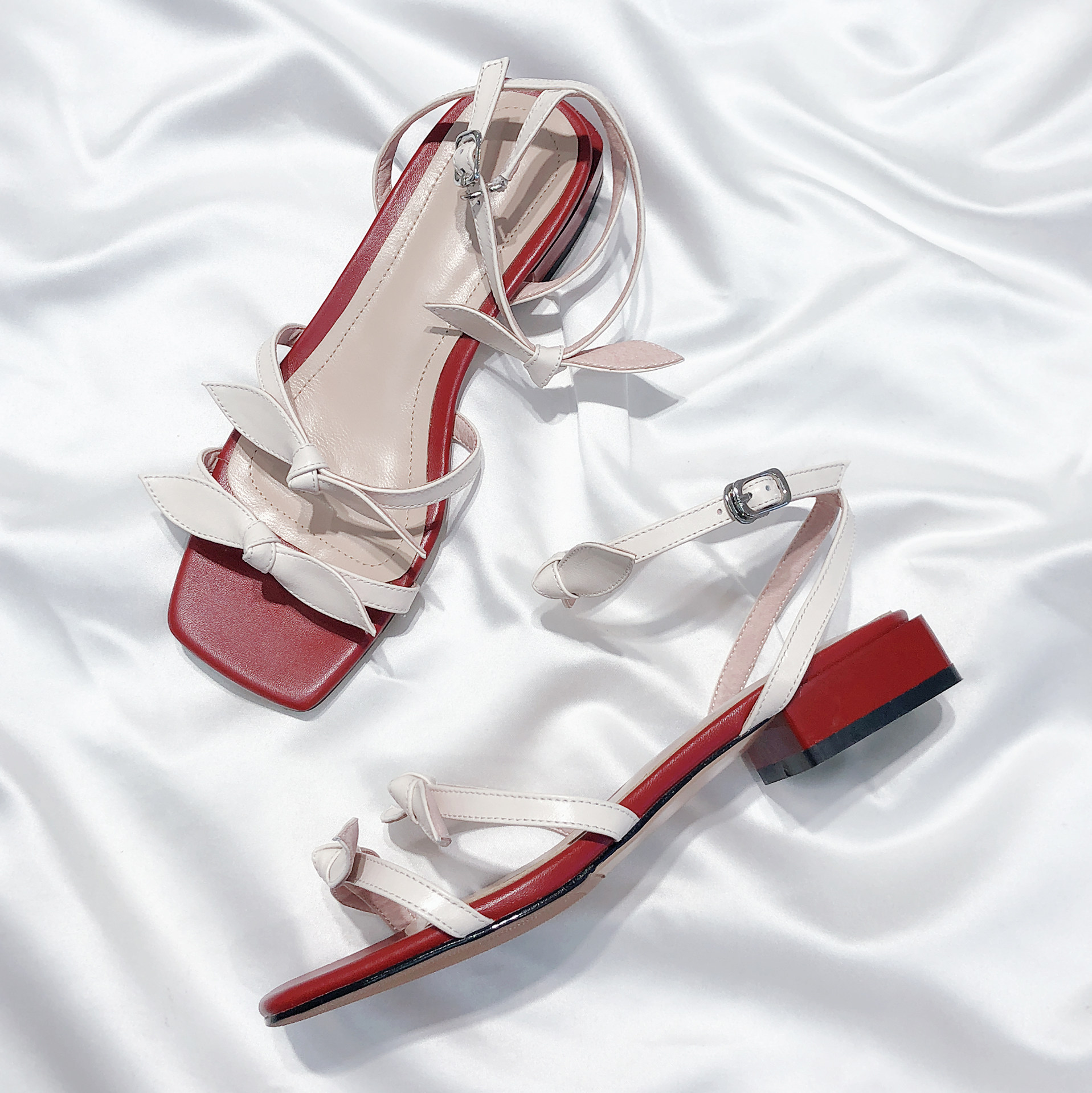 Senyu Haixiang 2022 new leather literary retro low-heeled thick-heeled bow flat sandals women