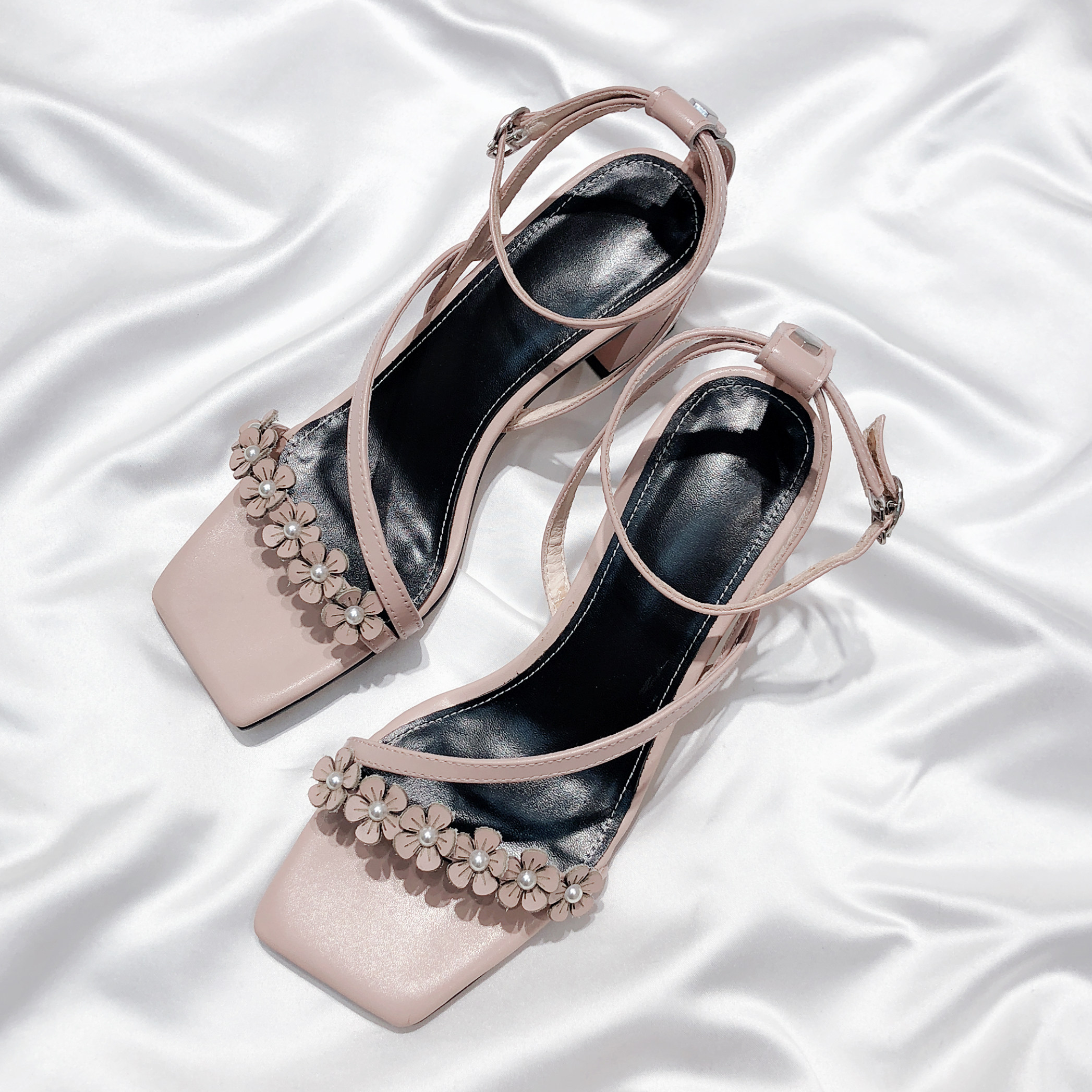 Senyu Haixiang 2022 summer new holiday leather fairy flower thick heel Korean version strappy high-heeled sandals for women